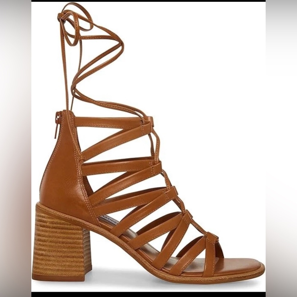 Steve Madden Lace-up Block Heel Sandals Tan Size 7
Leather upper
Made in Brazil